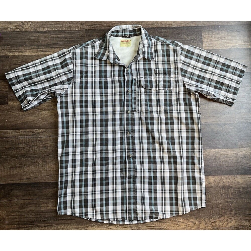 Wrangler Men's Button Down Shirt Size Medium Short Sleeve Plaid Style Breathable